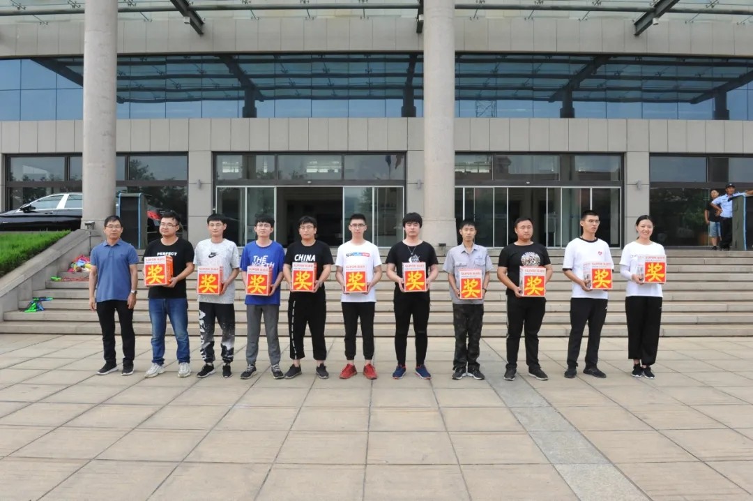 整体冠军1.webp (4).jpg